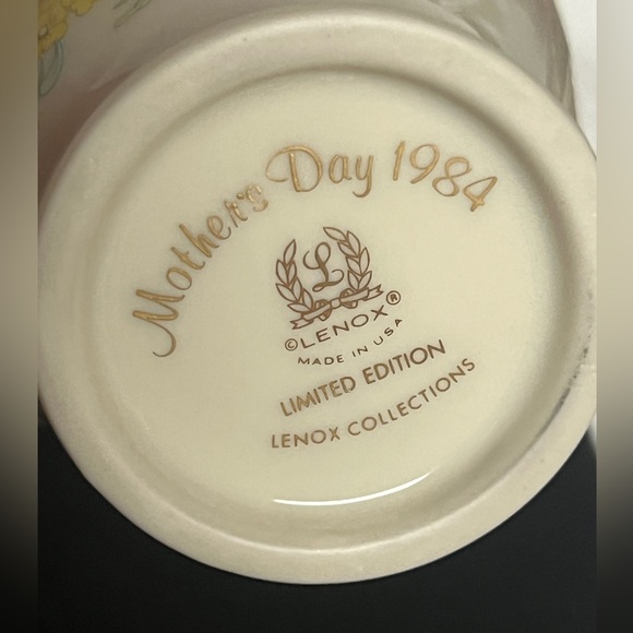 Vintage 1984 Lenox Mothers Day Gold Rim Spring Deer Family Ivory Vase Ltd Edit - Picture 9 of 11